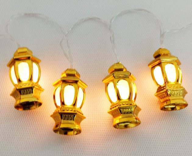 Golden Lantern Curtain Lights